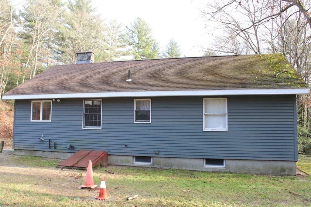 399 Leverett Rd photo 5