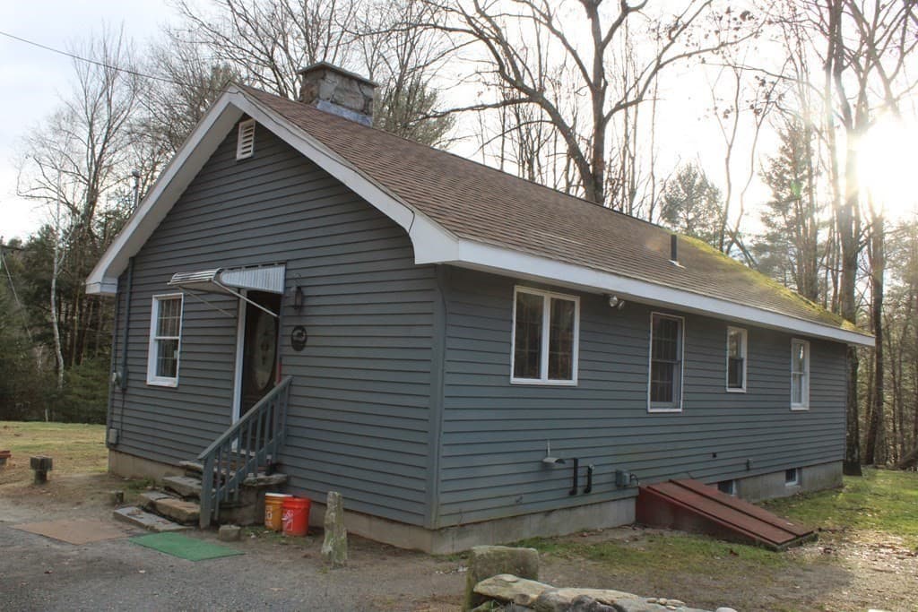 399 Leverett Rd photo 4