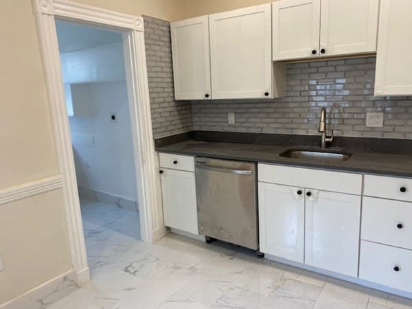427 Geneva Ave #3
