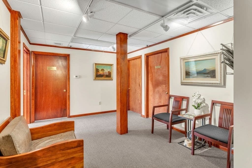16 Armory St