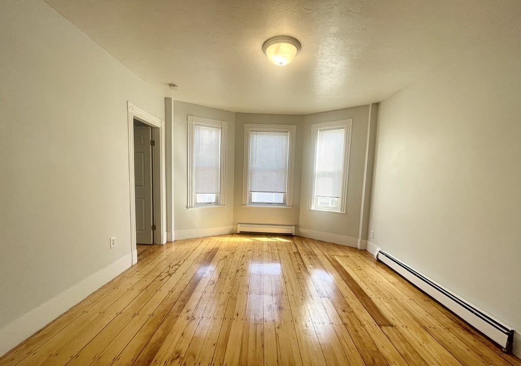 22 Howell Street #2 photo 3