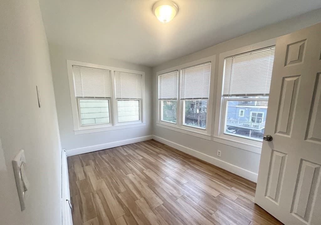 22 Howell Street #2 photo 4