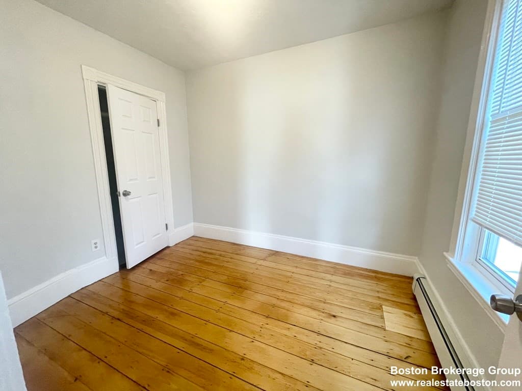 22 Howell Street #3 photo 5