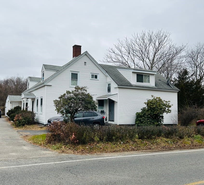 223 Alger St photo 3