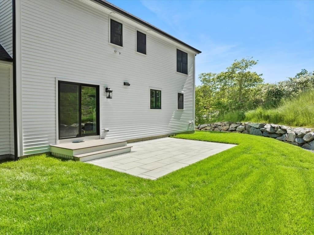719 Ferry Street photo 5