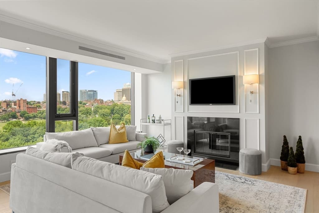 220 Boylston St #1005