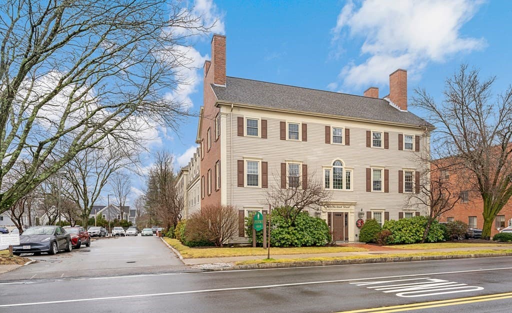 105 Chestnut St #16 photo 4