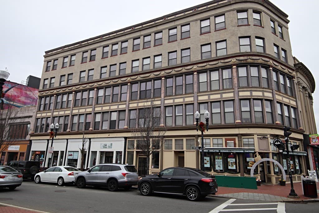 7 Central Square