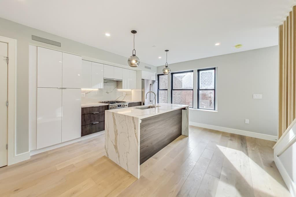 14 N Bennet St #5 photo 2