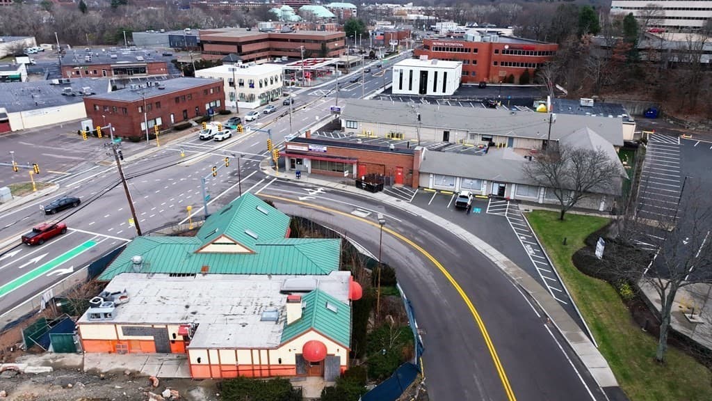 250 Highland Ave photo 4