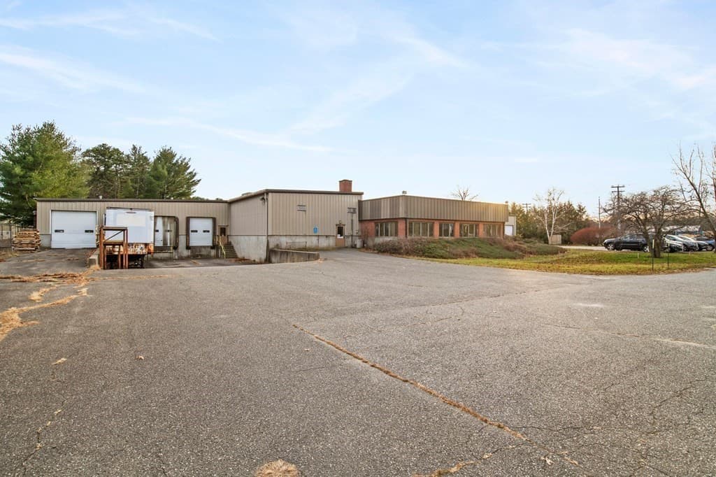 135 Apremont Way photo 3