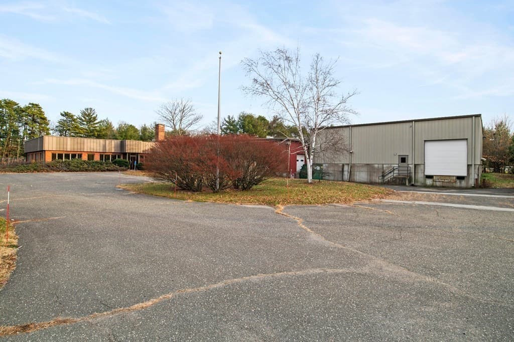 135 Apremont Way photo 4
