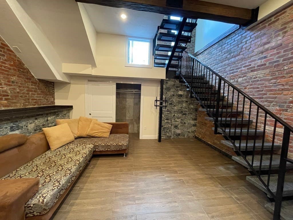 1028 Commonwealth Ave #103