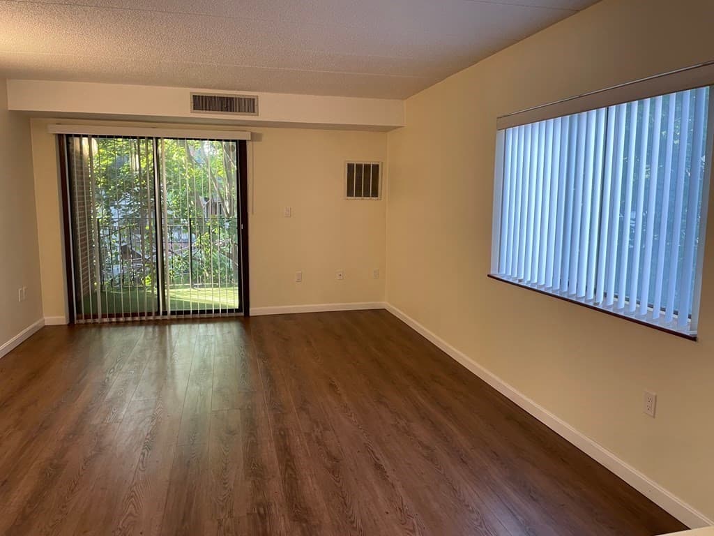 8 Nahant Place #301 photo 3
