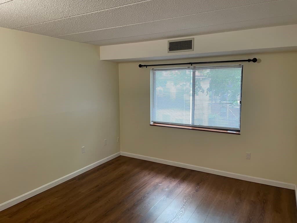 8 Nahant Place #301 photo 4