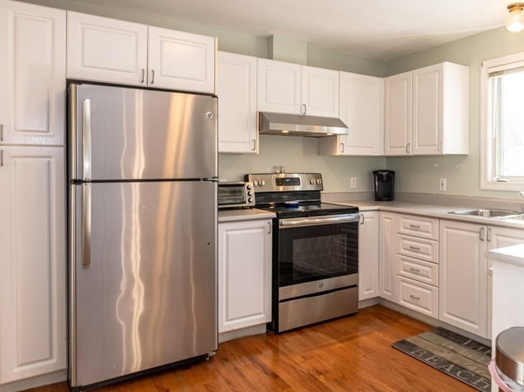18 Hampson Ave photo 5