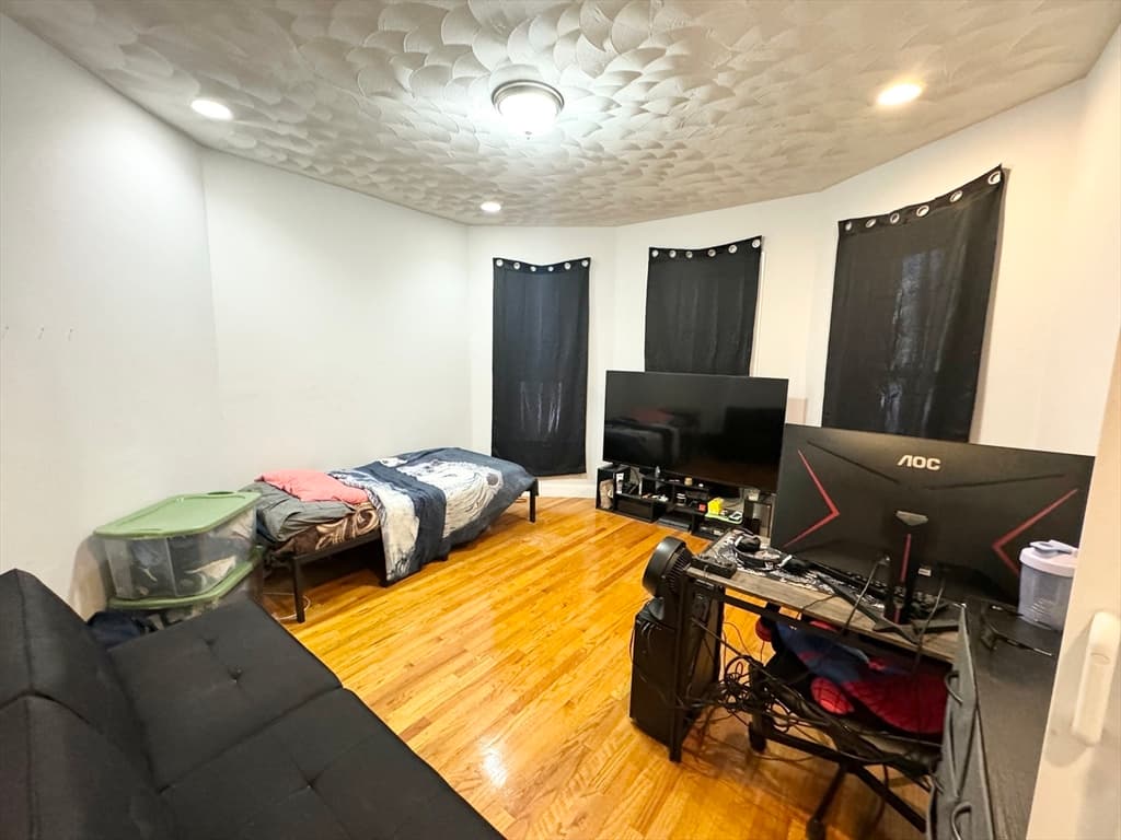 157 East Cottage ##1 photo 2