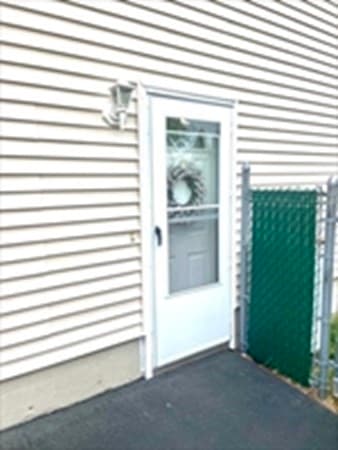 65 Newman Street #1 photo 2