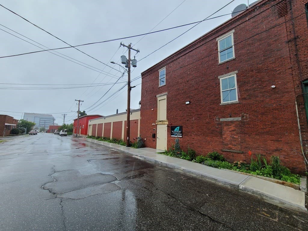 740 Dutton St.