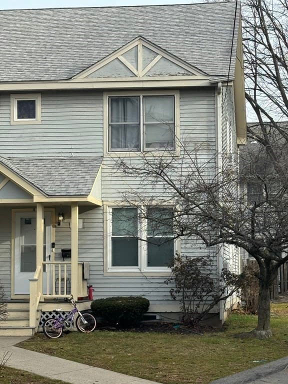 4 Mount Calvary Rd #4