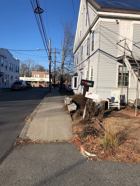 562 Massachusetts Ave photo 2