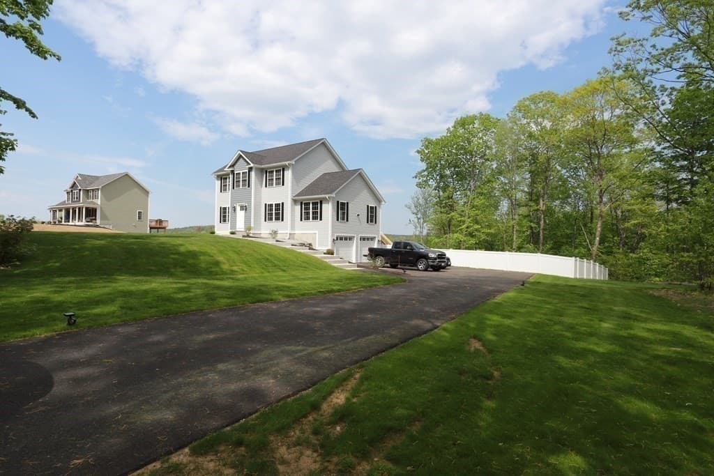 781 Royalston Rd photo 3