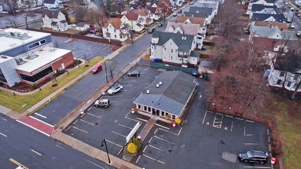 1030 State St photo 3