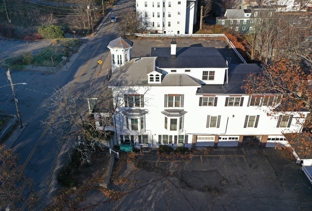 85 and 0 Blossom St photo 5