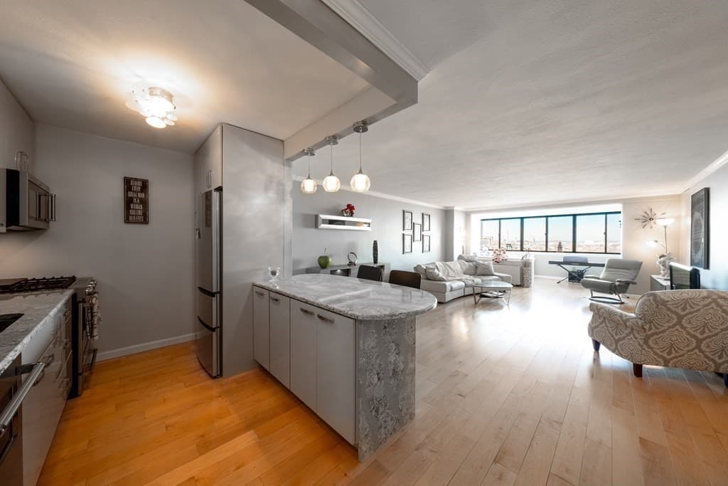 8 Whittier Place #16B photo 2