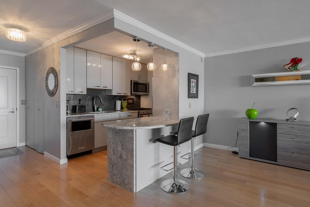 8 Whittier Place #16B photo 3