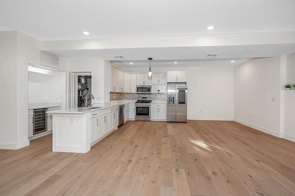 17 Kearney Sq #205 photo 2