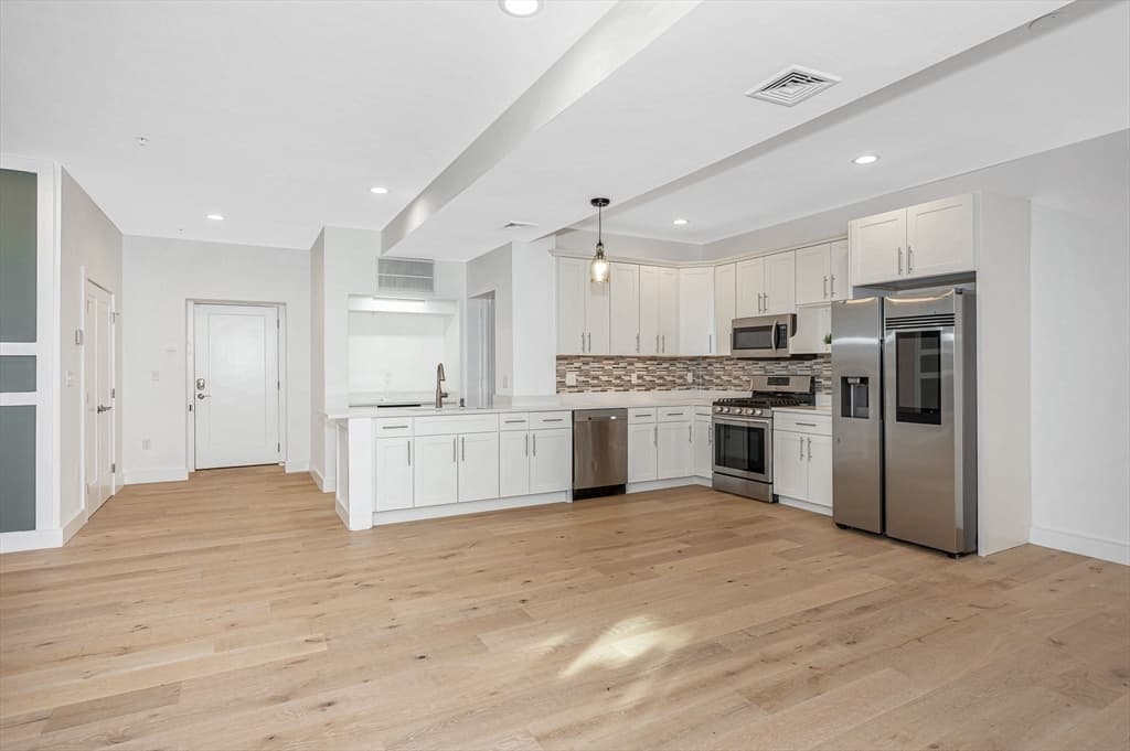 17 Kearney Sq #205 photo 3