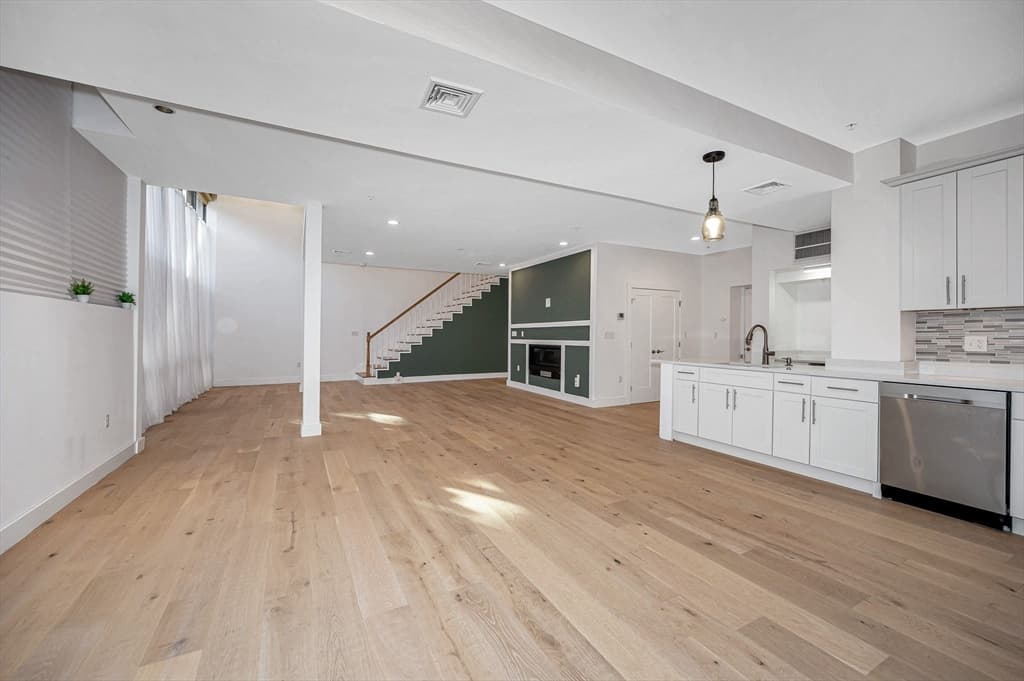 17 Kearney Sq #205 photo 5