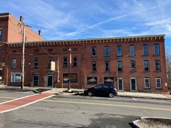11 S Main St