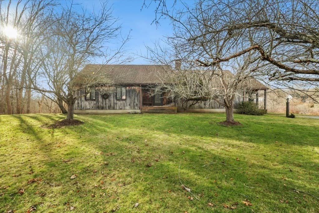 15 Forest St photo 2