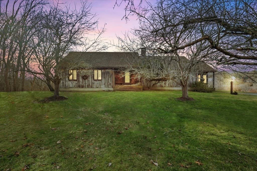 15 Forest St