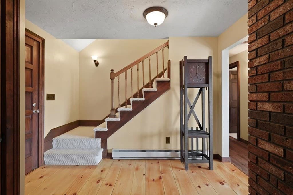 15 Forest St photo 5