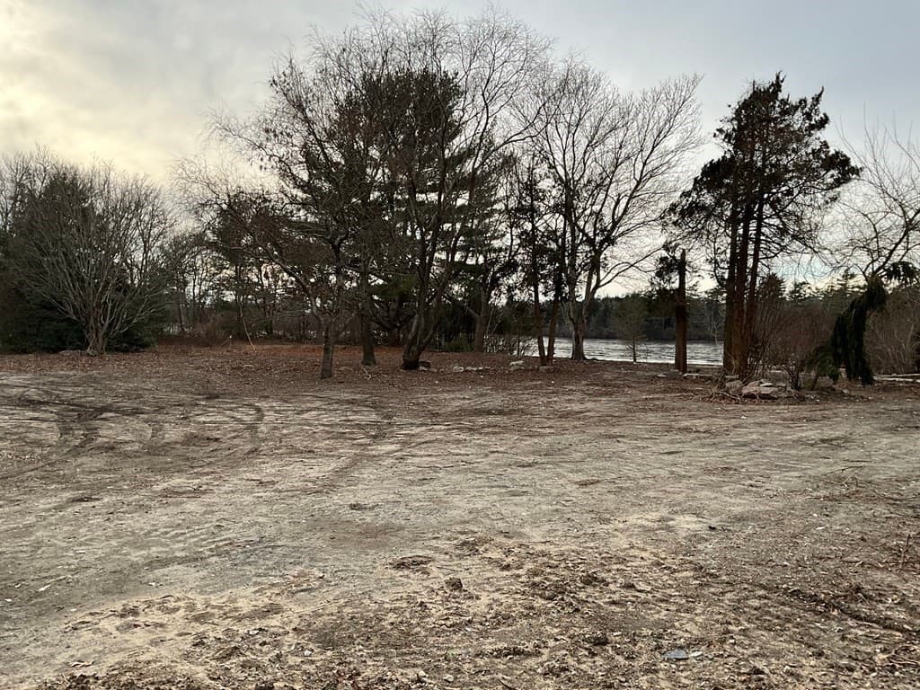 718 Reed Rd photo 4