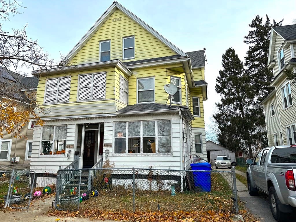 189 Westford Ave