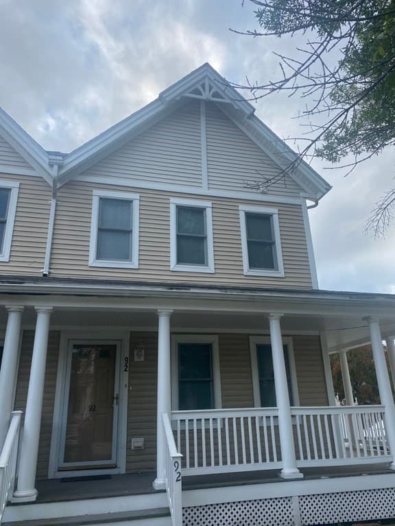 92 Franklin St photo 4