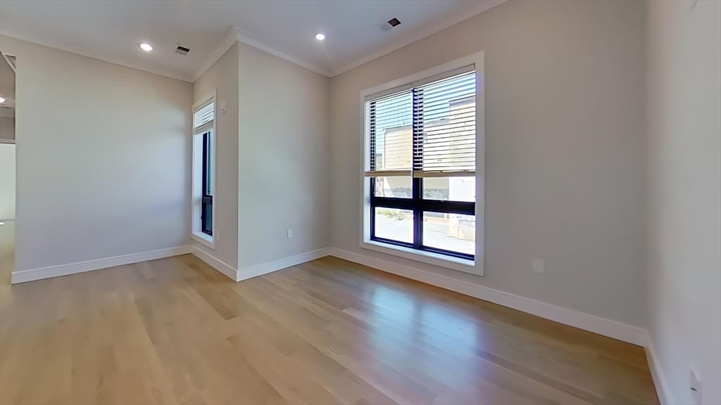 16-18 Highgate #203 photo 2