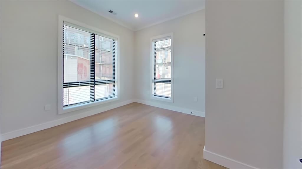 16-18 Highgate #203 photo 3