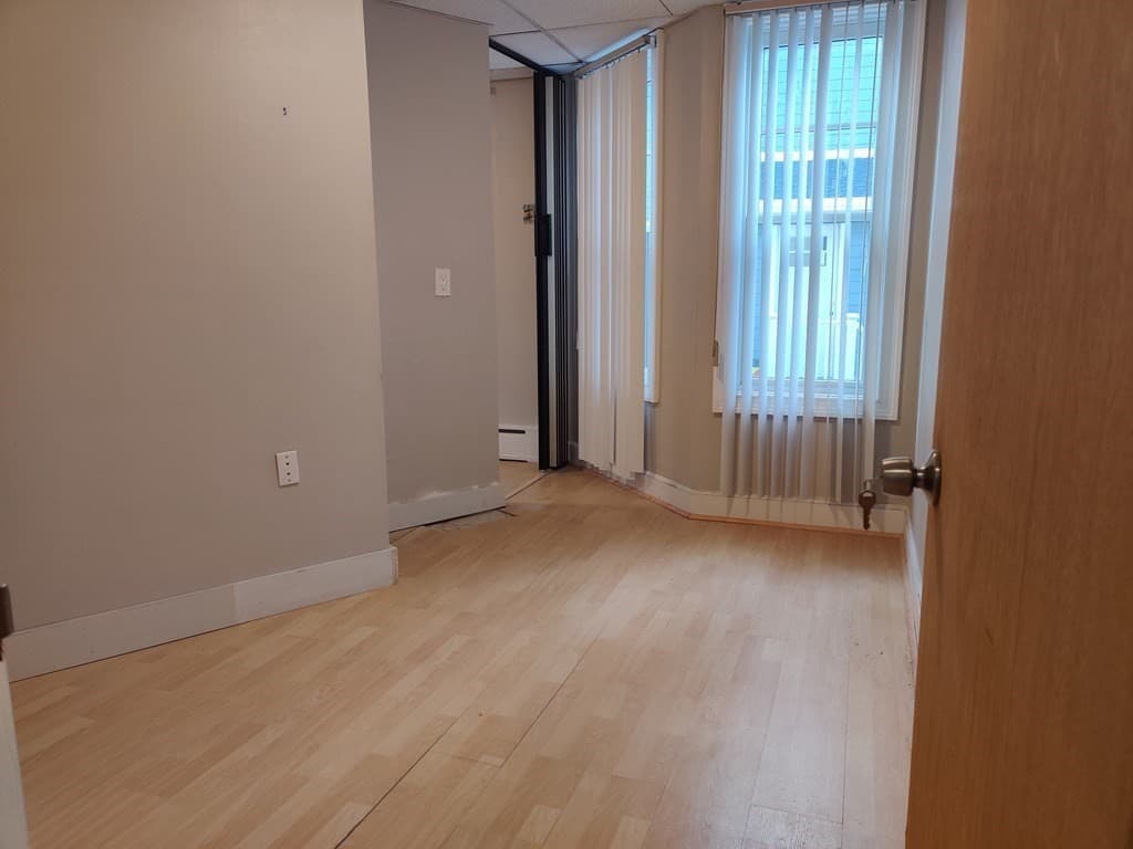 120 College Ave photo 4