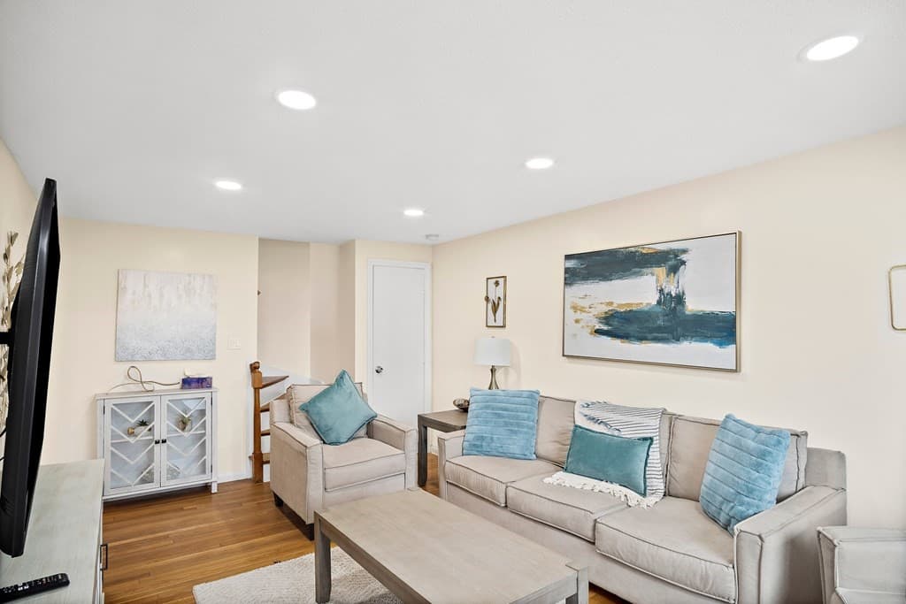36 Meshaka St #36