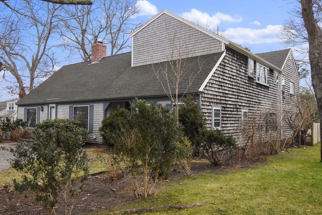 17 Bass River Rd photo 2