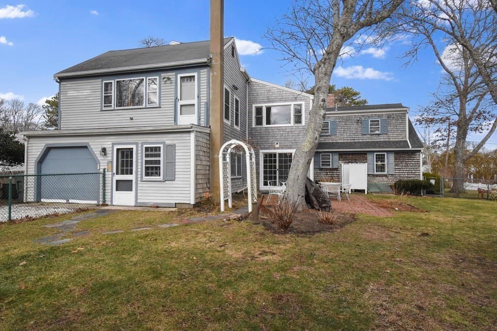 17 Bass River Rd photo 3