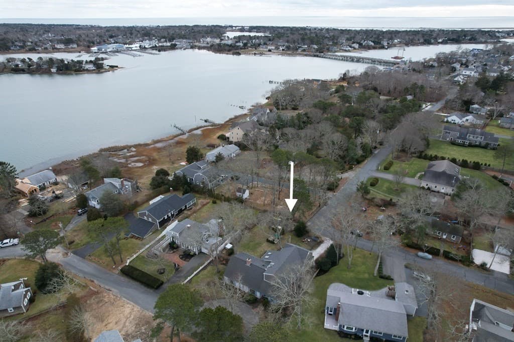 17 Bass River Rd