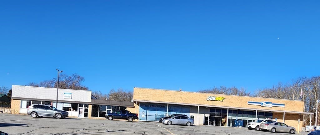1091 County St photo 2