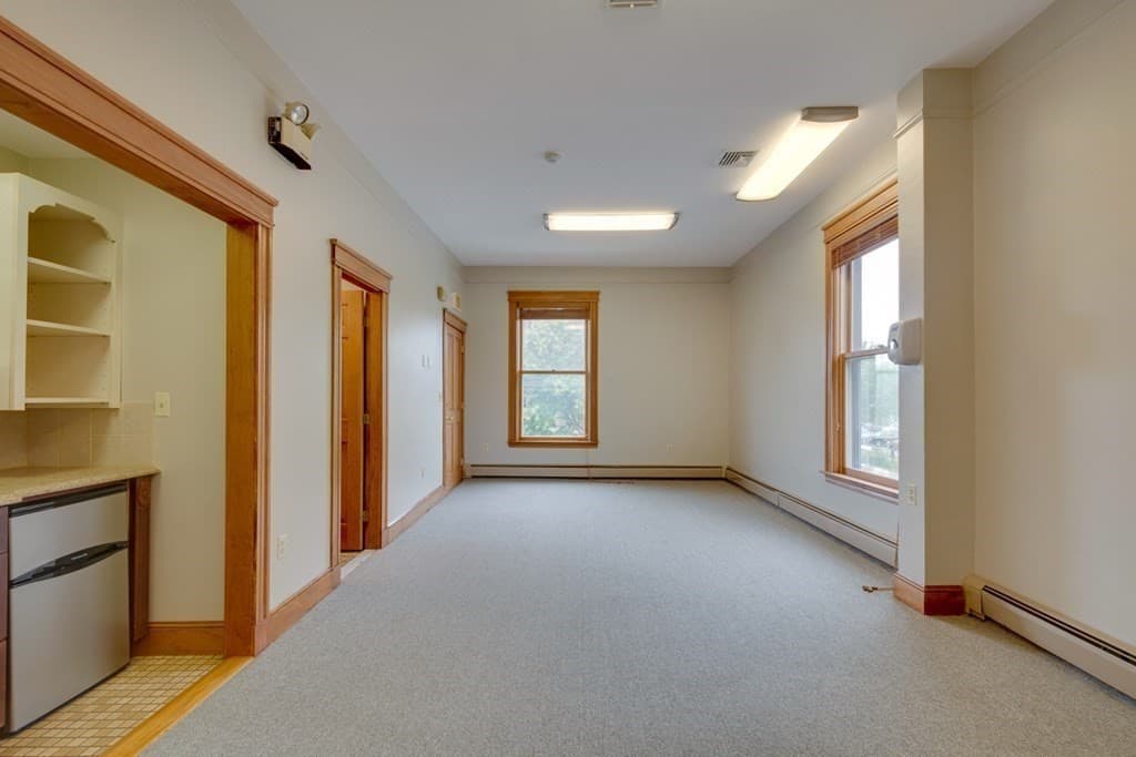 42 Pleasant St #2nd Floor photo 3