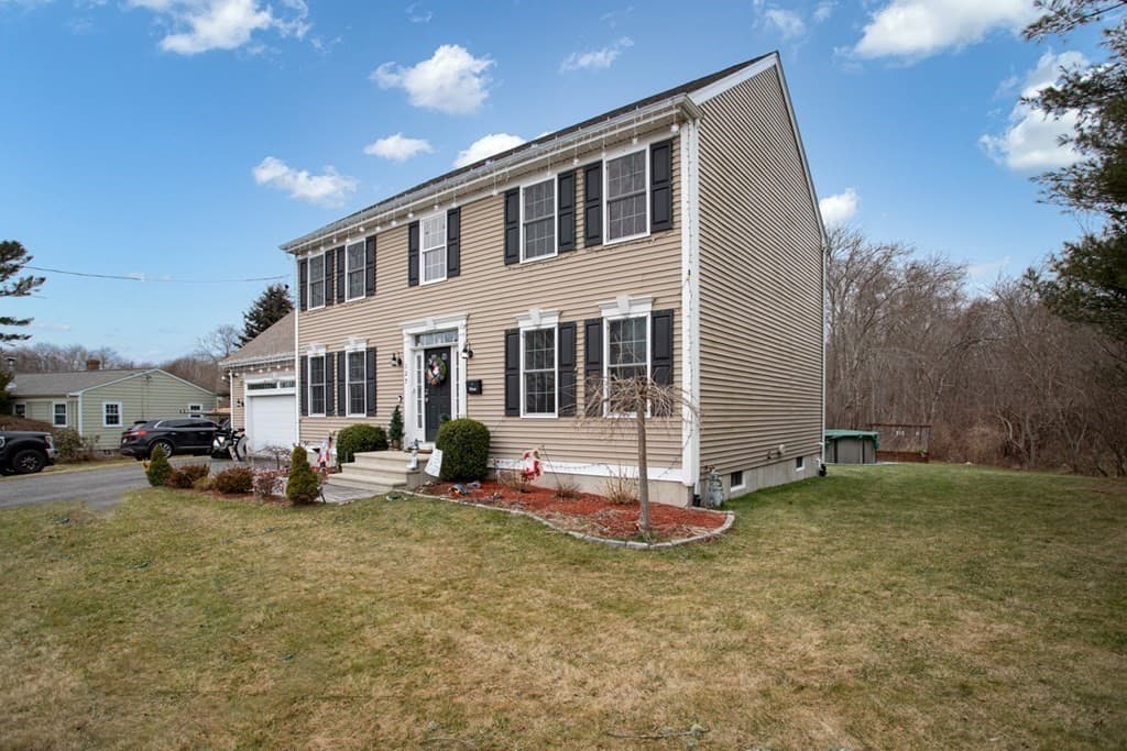 127 Russells Mills Rd photo 3